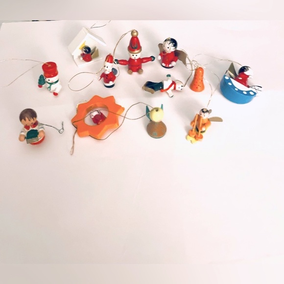 Vintage 1970’s Handmade Wooden German Mini Christmas Ornaments – Set Of 12 - Picture 3 of 4